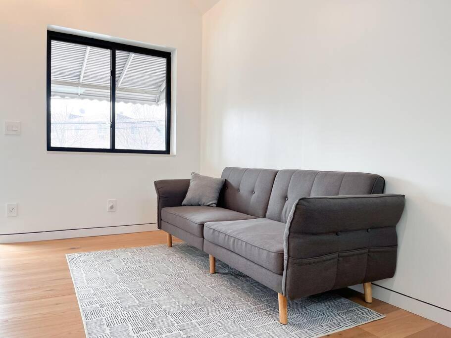New Ample And Cozy One Bedroom Apt In Brooklyn At Rem-Casa Нью-Йорк Екстер'єр фото