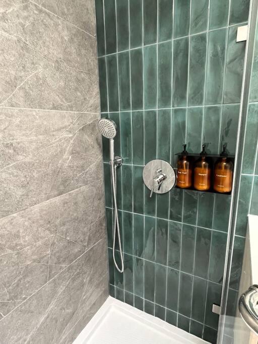 New Ample And Cozy One Bedroom Apt In Brooklyn At Rem-Casa Нью-Йорк Екстер'єр фото